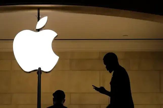 Apple’s Tariff Survival: Caught in the Crossfire of US-China Trade War