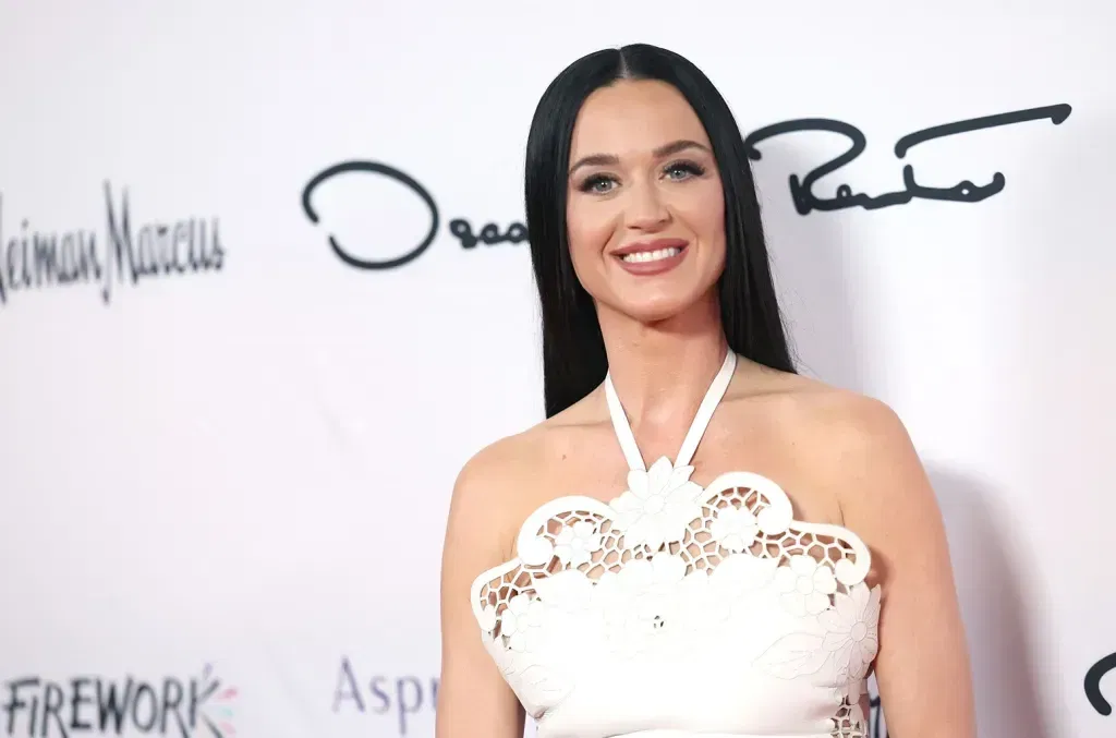 image 467 png Katy Perry Space Glam: Rs 1588 Foundation Steals the Show in Blue Origin's All-Female Flight