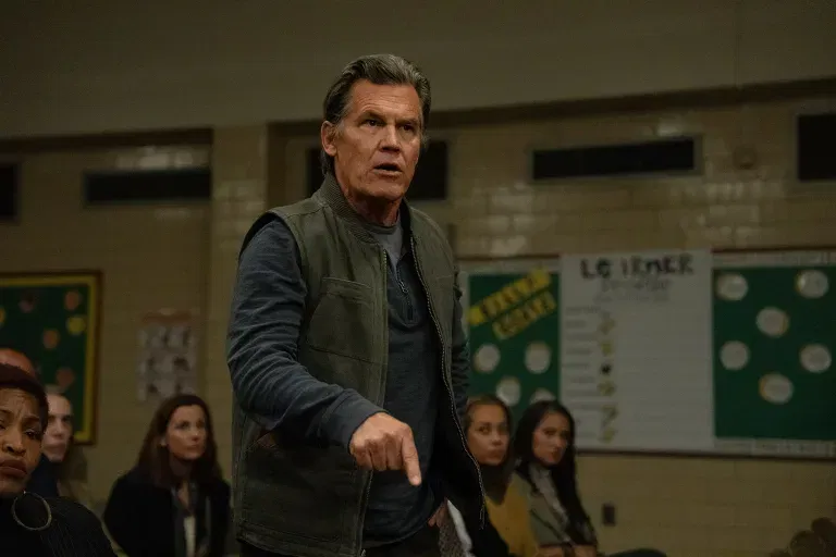 Weapons Trailer: Josh Brolin Leads Chilling Search for Missing Children in Zach Cregger’s Latest Horror