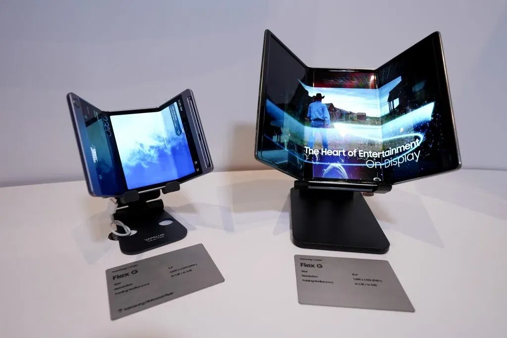 Samsung tri fold phone 2
