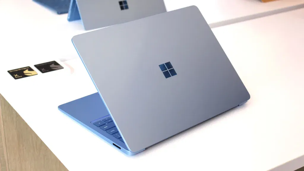 Microsoft Surface Laptop 5G with Intel Core Ultra Series 2 Processors Announced for Business Users
