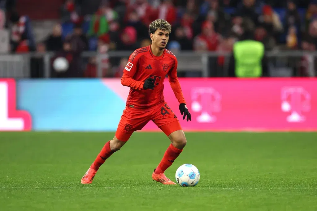 Everton Signs Adam Aznou: €12M Deal Complete from Bayern Munich