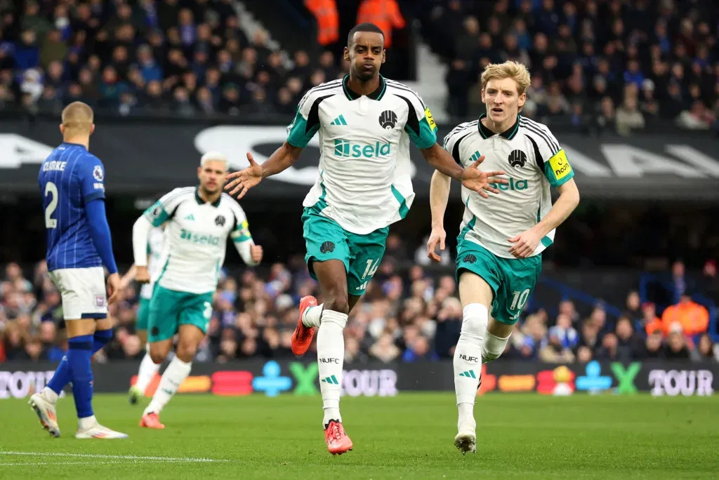 Alexander isak to leave for al hilal