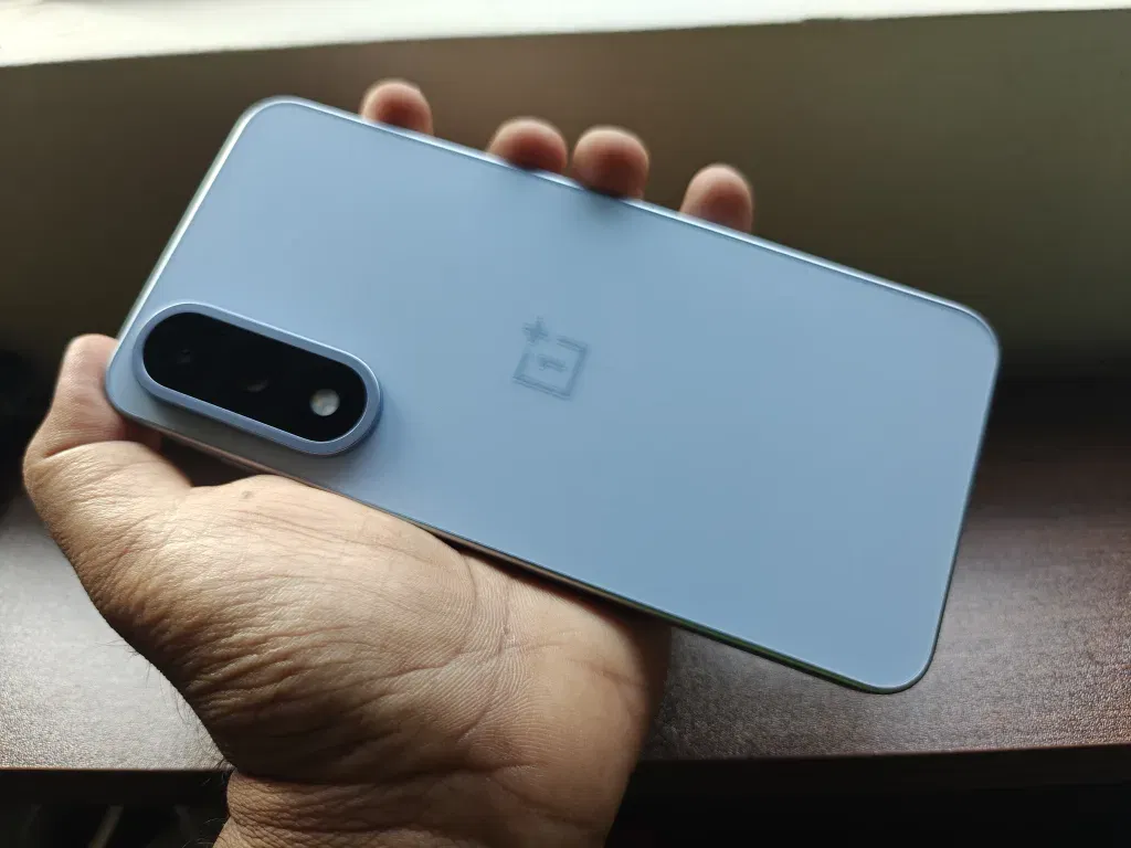 OnePlus Nord 5 Review: Snapdragon 8s Gen 3 Delivers Flagship Performance at Mid-Range Pricing