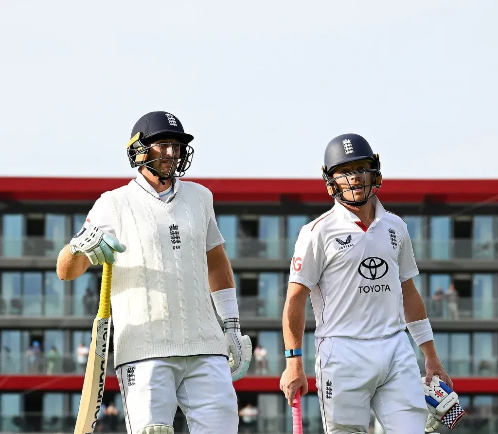 Joe root and ollie pope