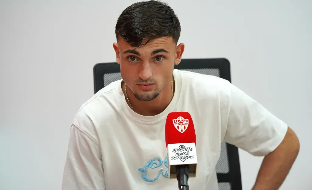 Atlético Madrid Stuns Football World by Hijacking Marc Pubill's Wolves Move in Last-Minute Transfer Drama