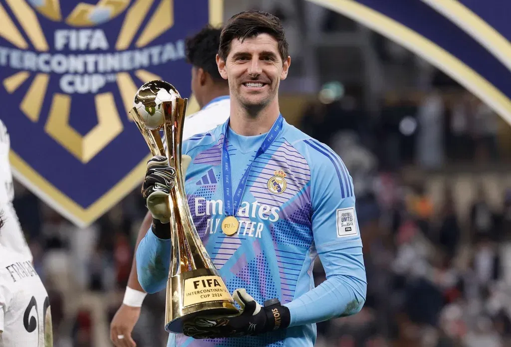 Thibaut courtois extends with real madrid