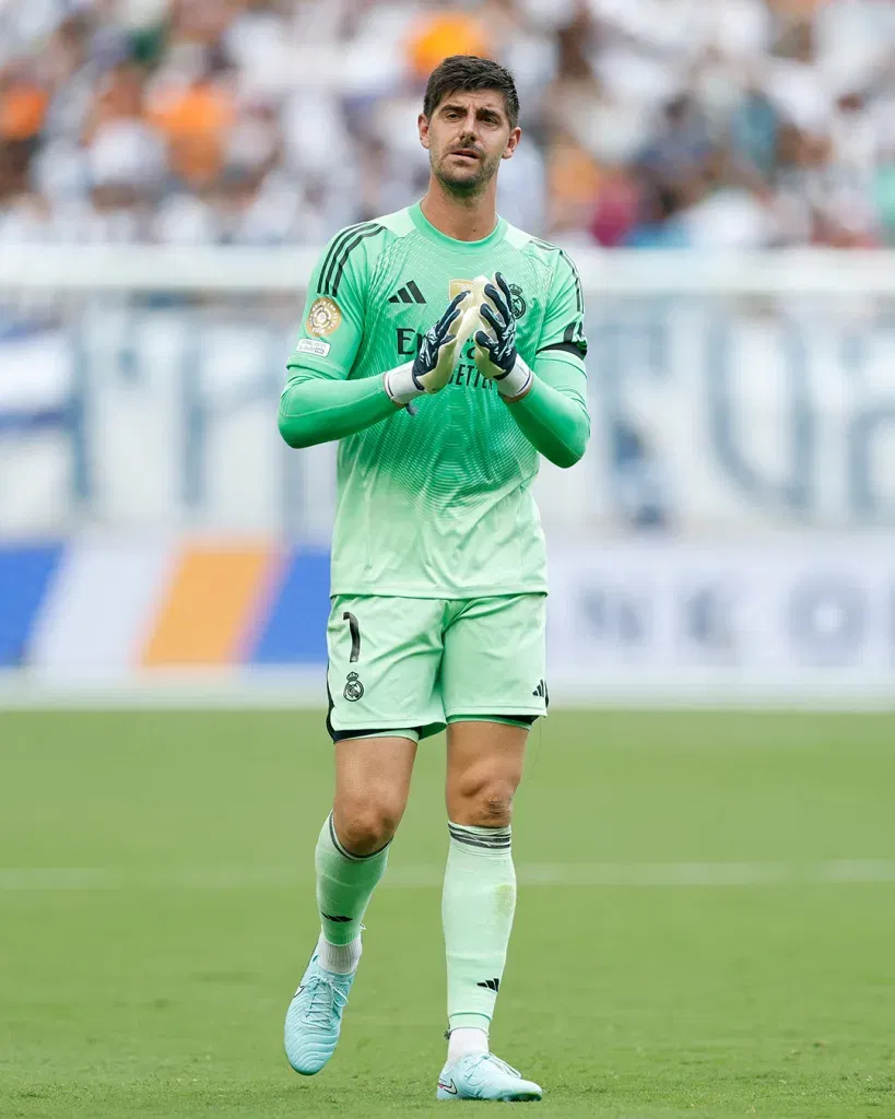 Thibaut courtois extends with real madrid