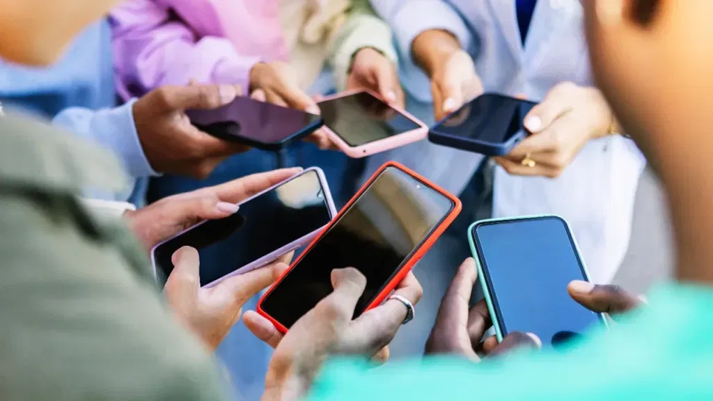 India smartphone sales 2