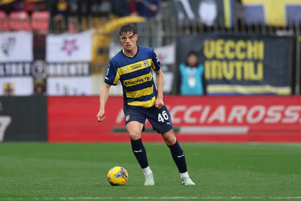 Liverpool sign defender giovanni leoni