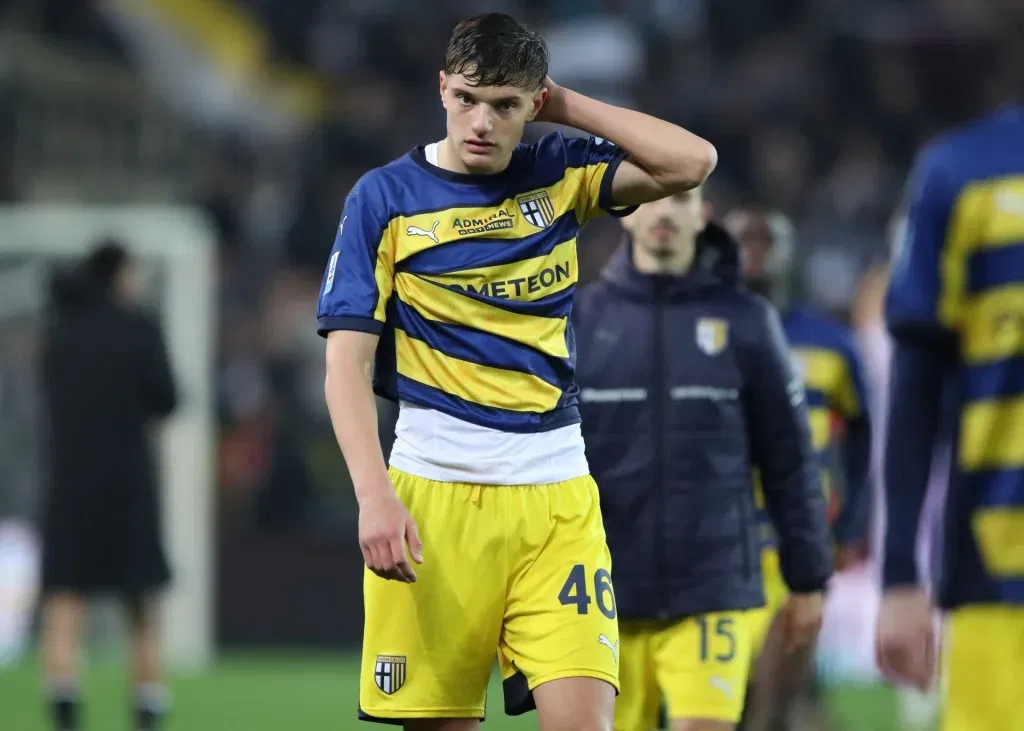 Parma's giovanni leoni joins liverpool
