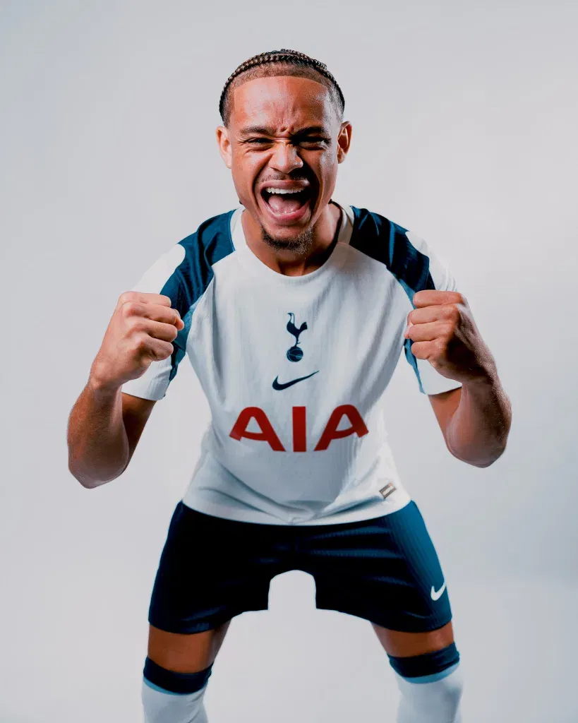 Spurs sign xavi simons