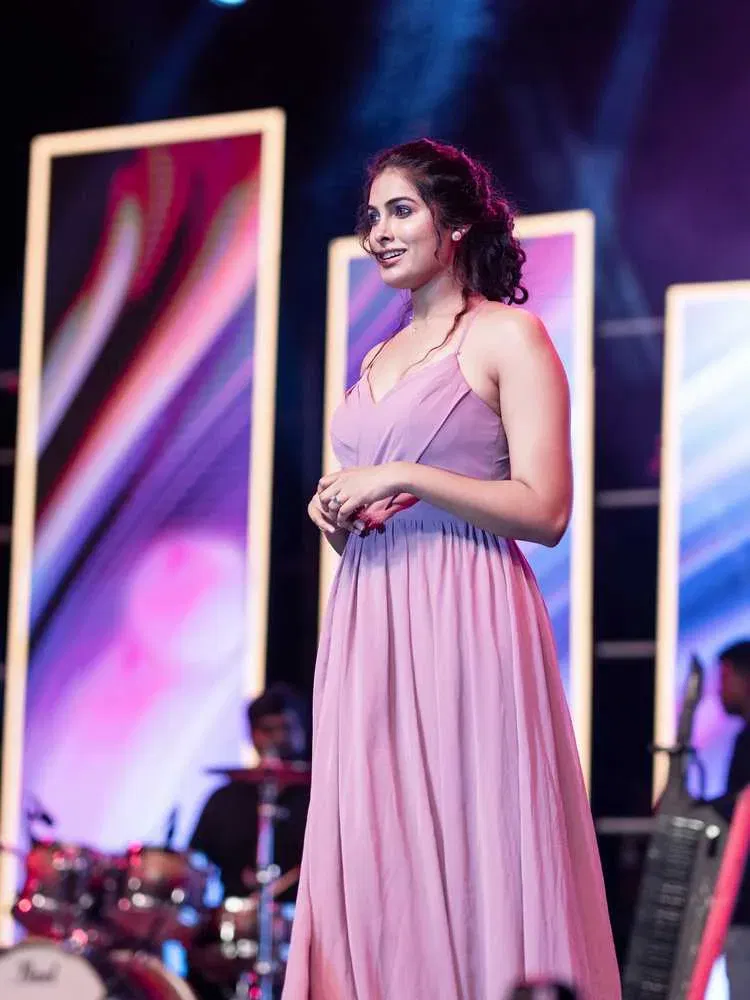 Divi Vadthya