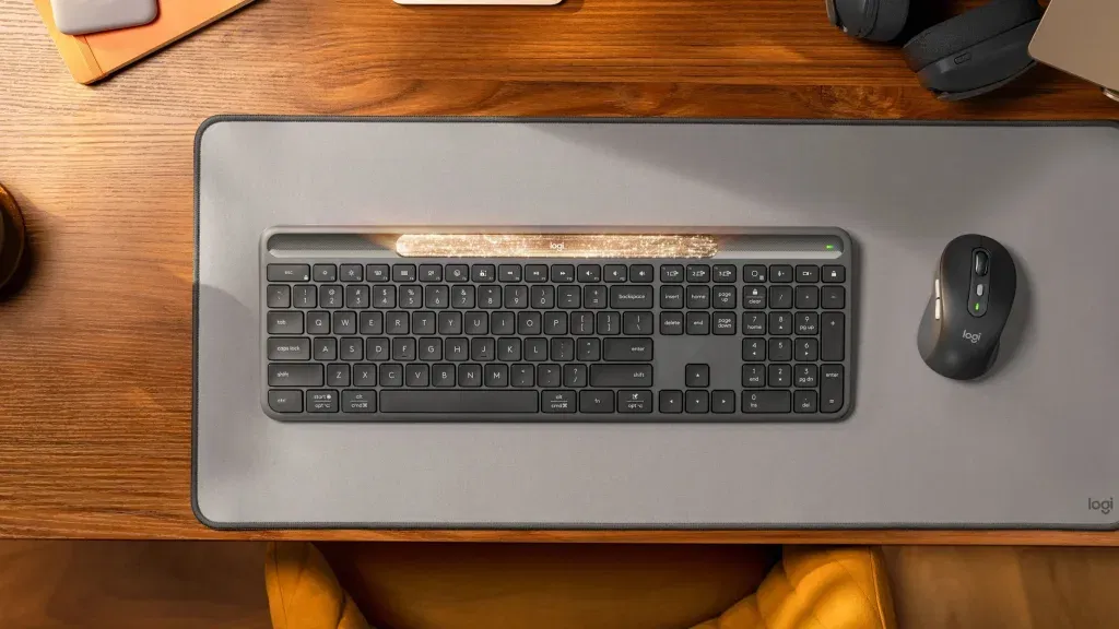 Logitech Signature Slim Solar+ K980: Never Charge Your Keyboard Again