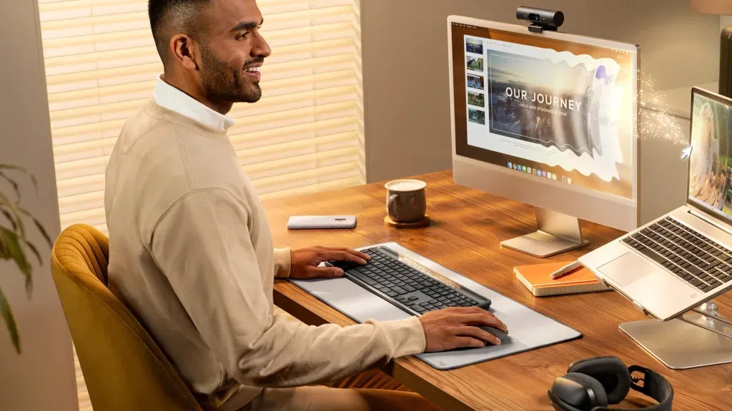 Logitech Signature Slim Solar+ K980: Never Charge Your Keyboard Again