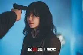 Lee Bo Young