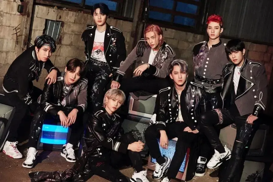 Stray Kids