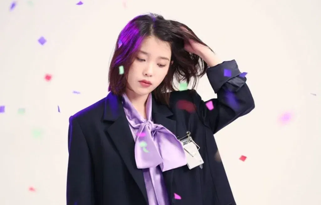 IU